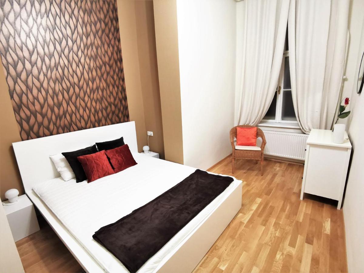 Orangehomes Kalvin Sq 2 Bedroom Apartment Budapest Luaran gambar