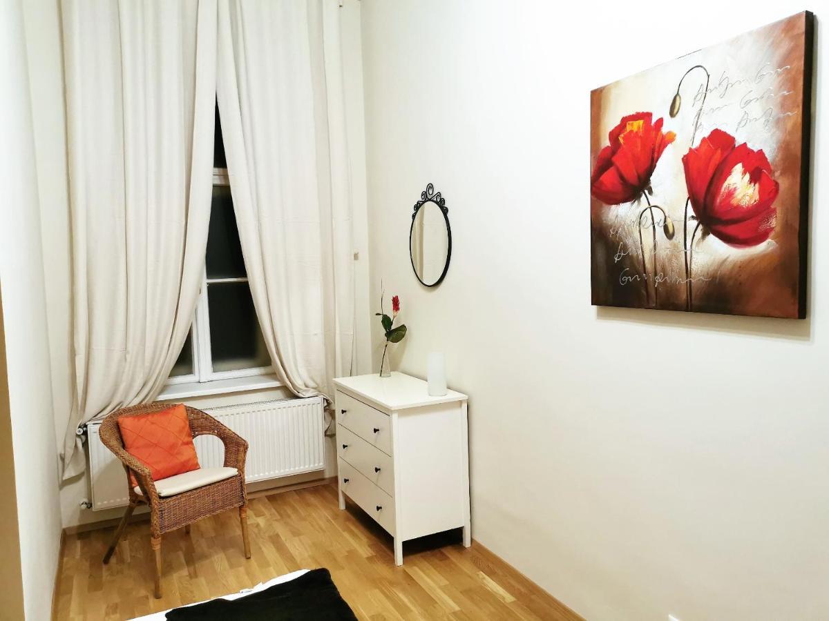 Orangehomes Kalvin Sq 2 Bedroom Apartment Budapest Luaran gambar