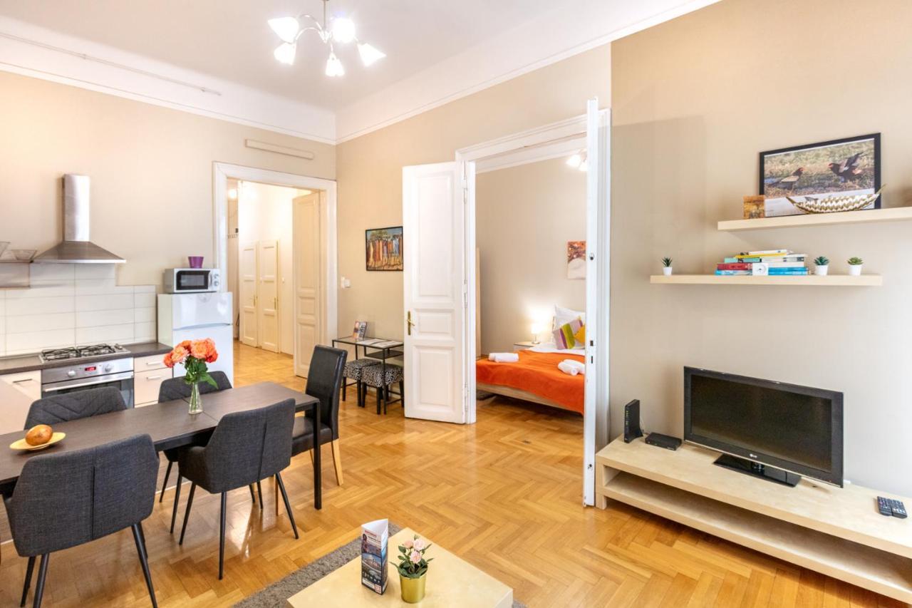 Orangehomes Kalvin Sq 2 Bedroom Apartment Budapest Luaran gambar
