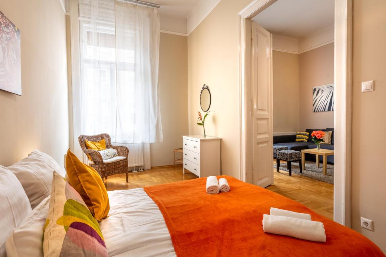 Orangehomes Kalvin Sq 2 Bedroom Apartment Budapest Luaran gambar