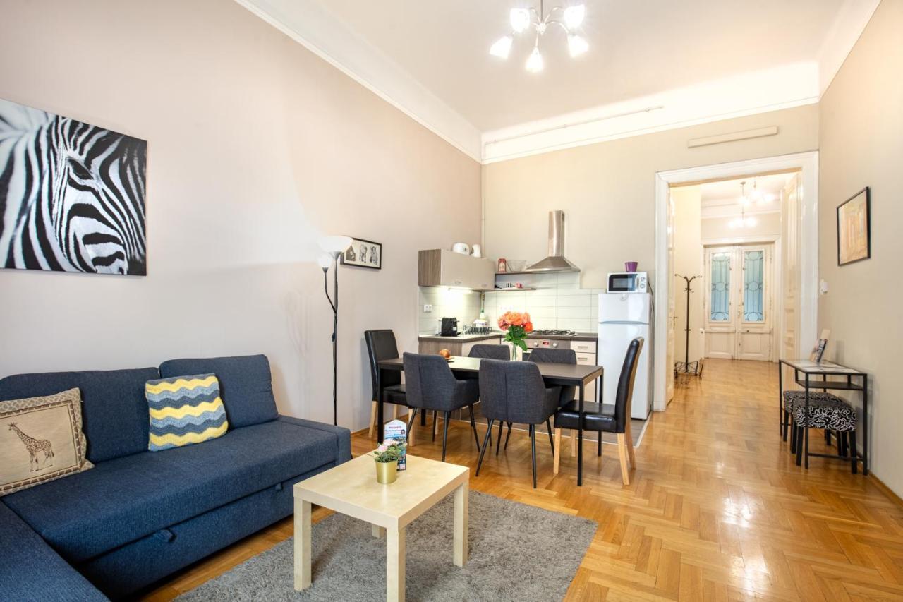 Orangehomes Kalvin Sq 2 Bedroom Apartment Budapest Luaran gambar