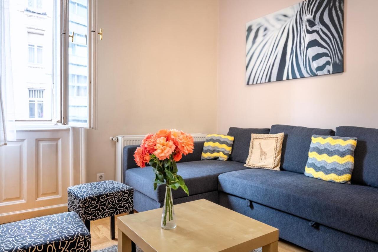 Orangehomes Kalvin Sq 2 Bedroom Apartment Budapest Luaran gambar