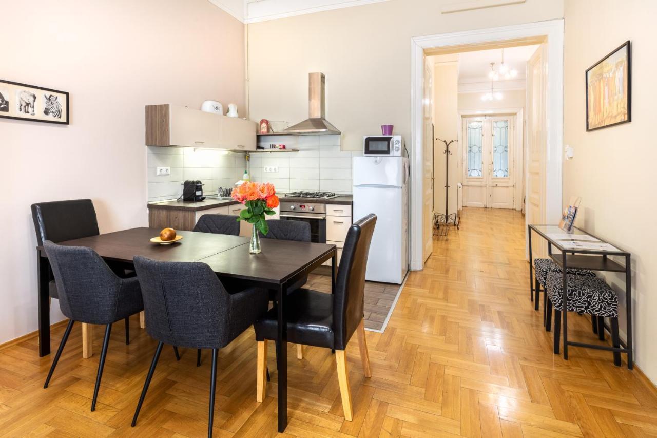 Orangehomes Kalvin Sq 2 Bedroom Apartment Budapest Luaran gambar