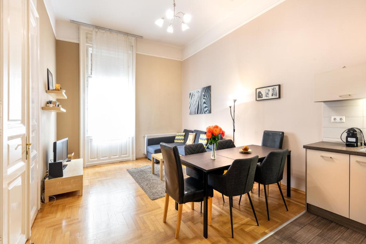 Orangehomes Kalvin Sq 2 Bedroom Apartment Budapest Luaran gambar