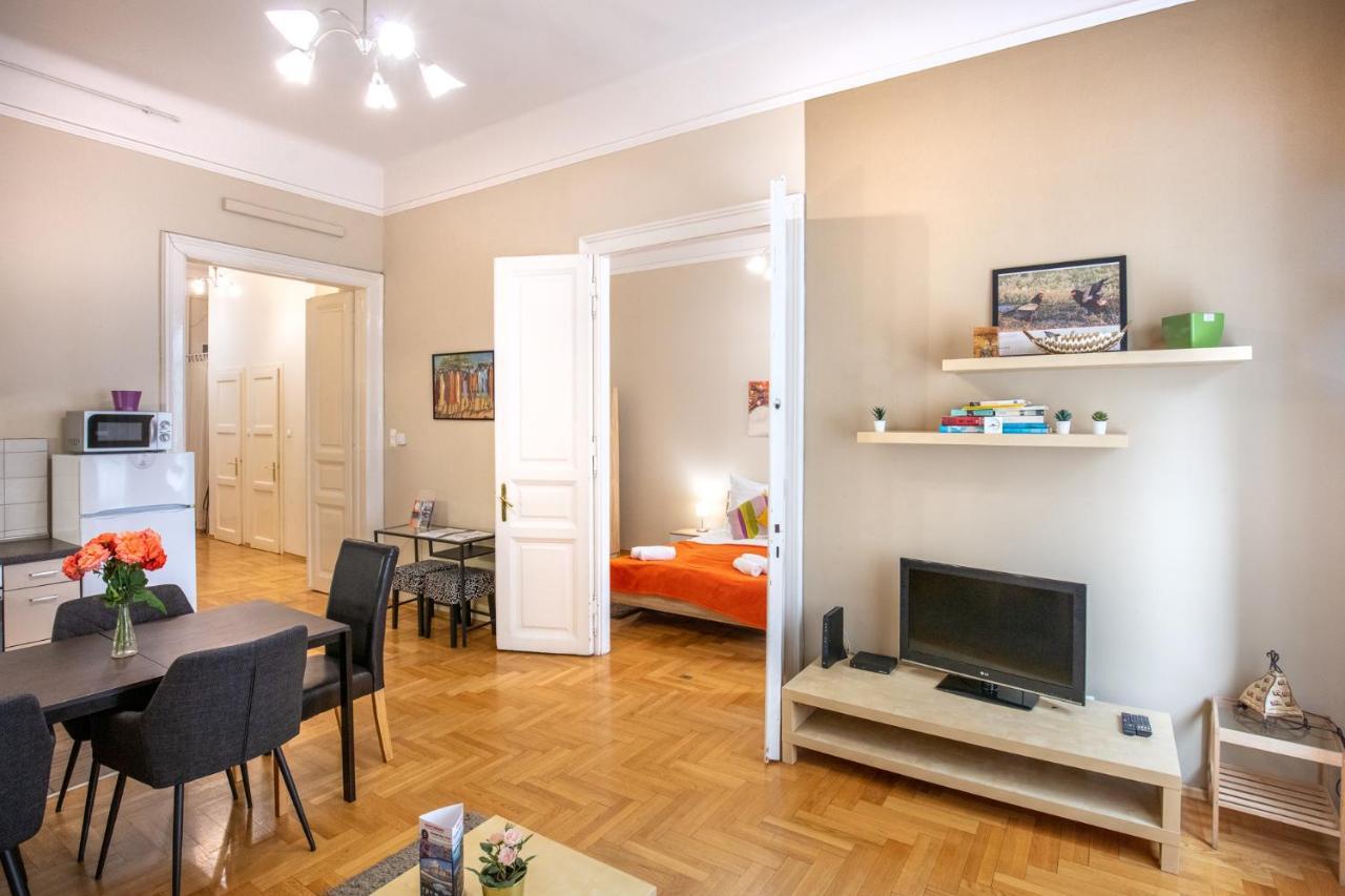 Orangehomes Kalvin Sq 2 Bedroom Apartment Budapest Luaran gambar